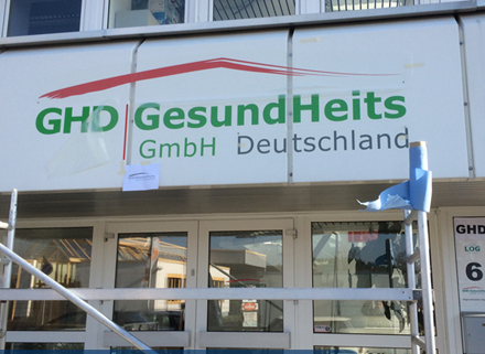 Gebäudebeschriftung GHD Gesundheits GmbH